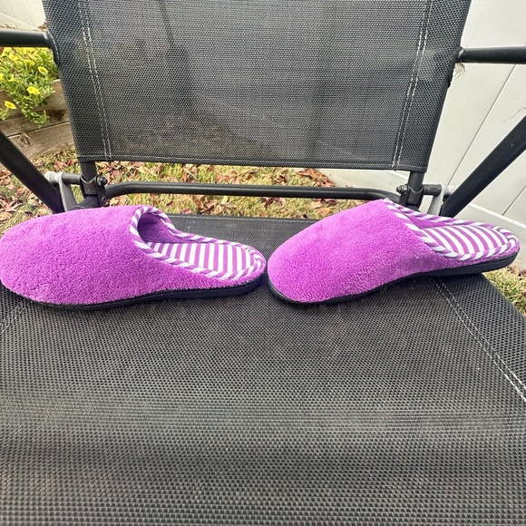 BeverlyRock Woman’s slippers Size 7.5-8 - Picture 3 of 5